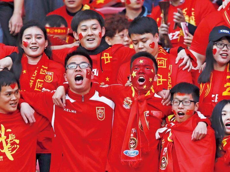 菲利普斯和许多英超球队联系在一起，包括利物浦和纽卡，而talkSPORT的消息表示，曼联考虑在冬窗租借引进菲利普斯，他已经不在瓜迪奥拉的计划之中。